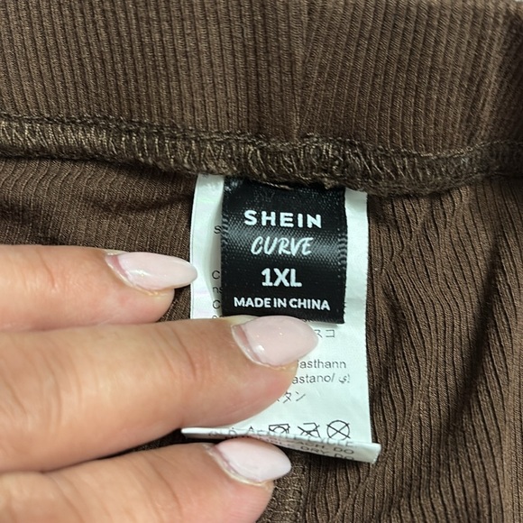 SHEIN curve 1xl booty shorts, brown, shapewear - Picture 3 of 6